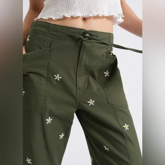 NWT DAZE DENIM Petite Villa Pant in Bronze Green Daisy - Picture 2 of 10